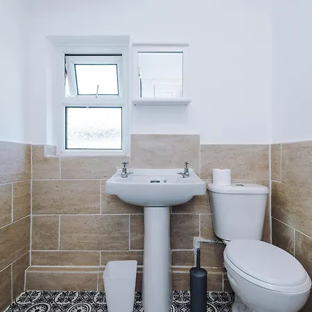 Broughton Haven - 5br House With Spacious Parking Skipton