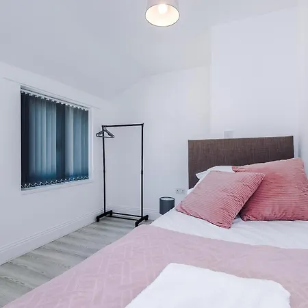 Broughton Haven - 5br House With Spacious Parking *