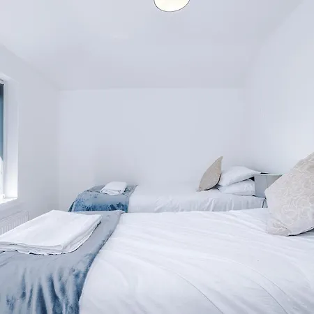 Broughton Haven - 5br House With Spacious Parking