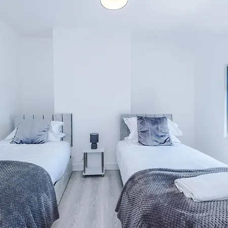 Broughton Haven - 5br House With Spacious Parking *