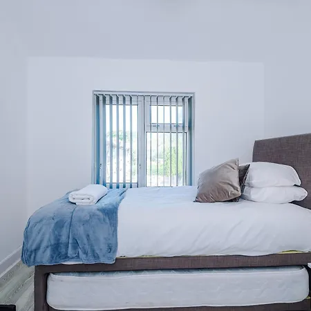 Broughton Haven - 5br House With Spacious Parking