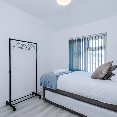 Broughton Haven - 5br House With Spacious Parking *